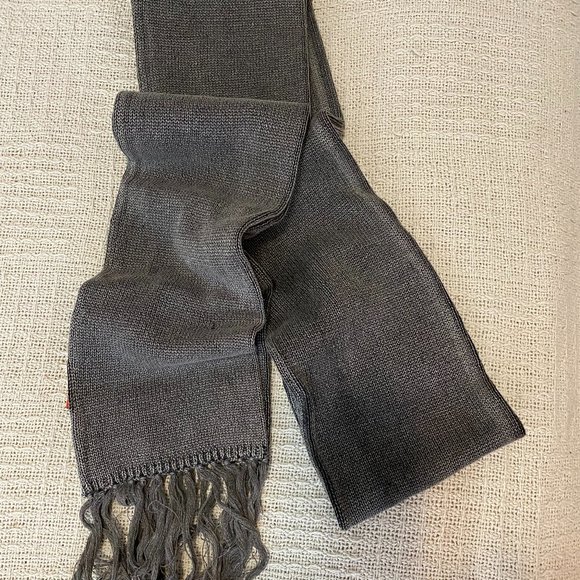 Vintage Distressed Era Era Knit Scarf - Picture 6 of 11